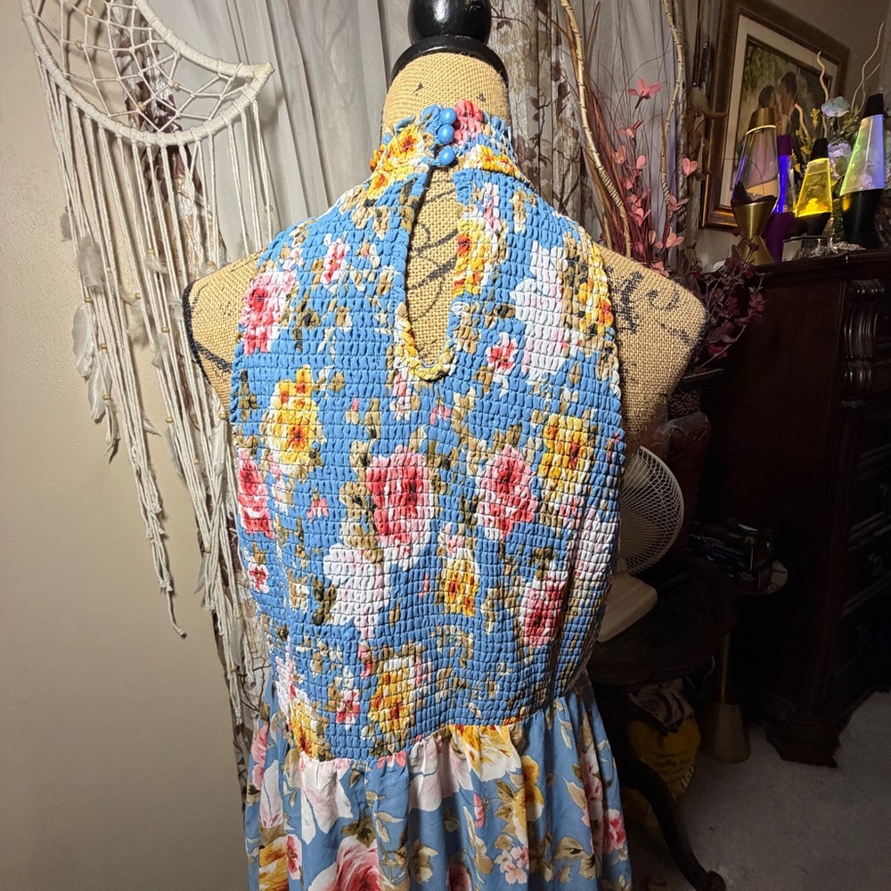 VENUS Blue Floral Smocked Dress - Picture 8 of 11